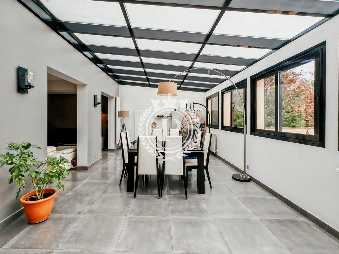 House in Arrondissement of Bobigny, Ile-de-France, France 2 - 17149706