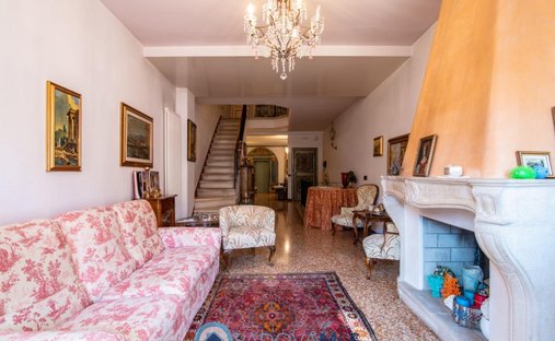 Estate in Savonarola - Ferrovia, Padua, Italy 1