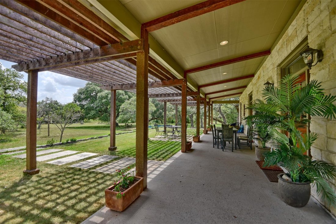 House in Weimar, Texas, United States 3 - 17149112