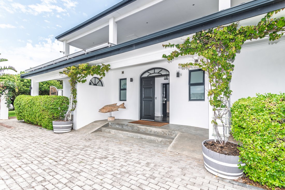 Villa in Overstrand Local Municipality, Western Cape, South Africa 2 - 17151637