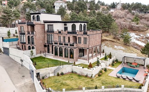 Villa in Tbilisi, Tbilisi, Georgia 1