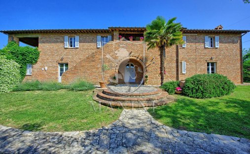 Maisons de campagne à Castiglione del Lago, Ombrie, Italie 1