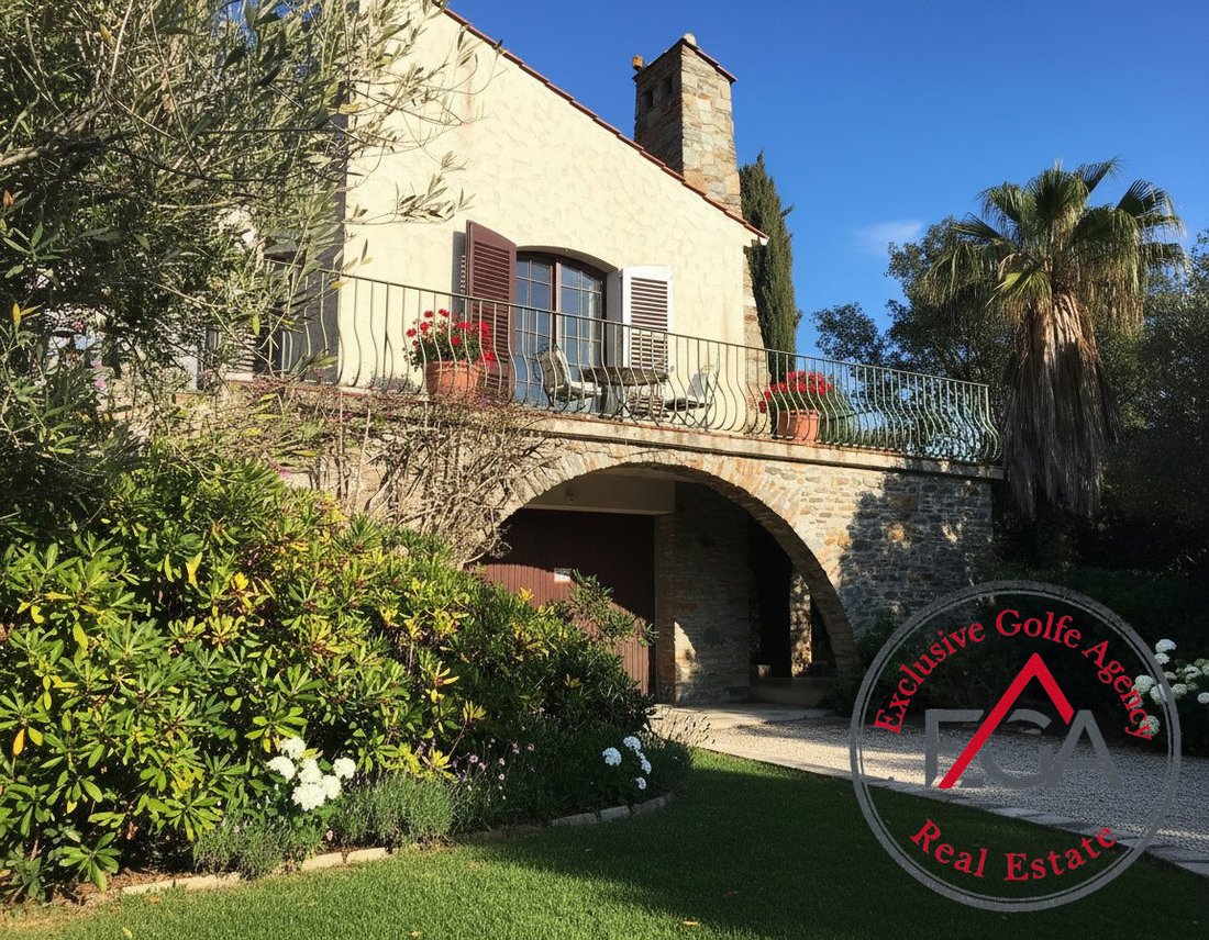 Villa in La Croix-Valmer, Provence-Alpes-Côte d'Azur, France 2 - 16782114