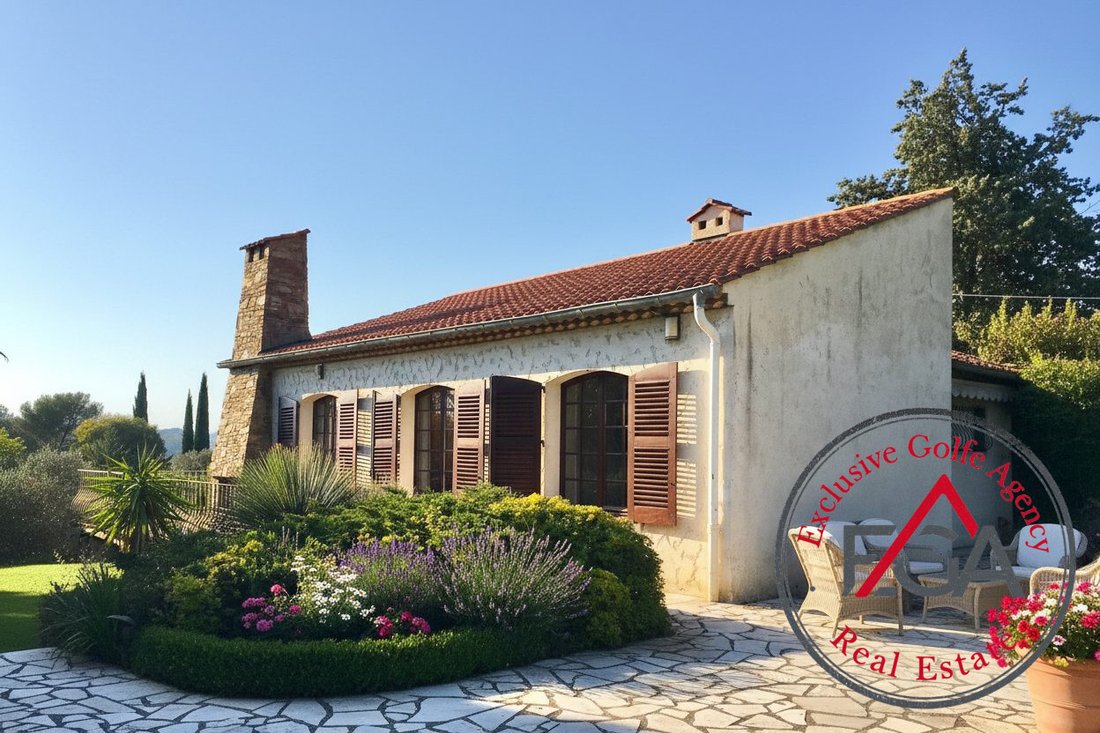 Villa in La Croix-Valmer, Provence-Alpes-Côte d'Azur, France 1 - 16782114