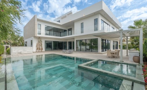 Villa in Emirates Hills, Dubai, United Arab Emirates 1