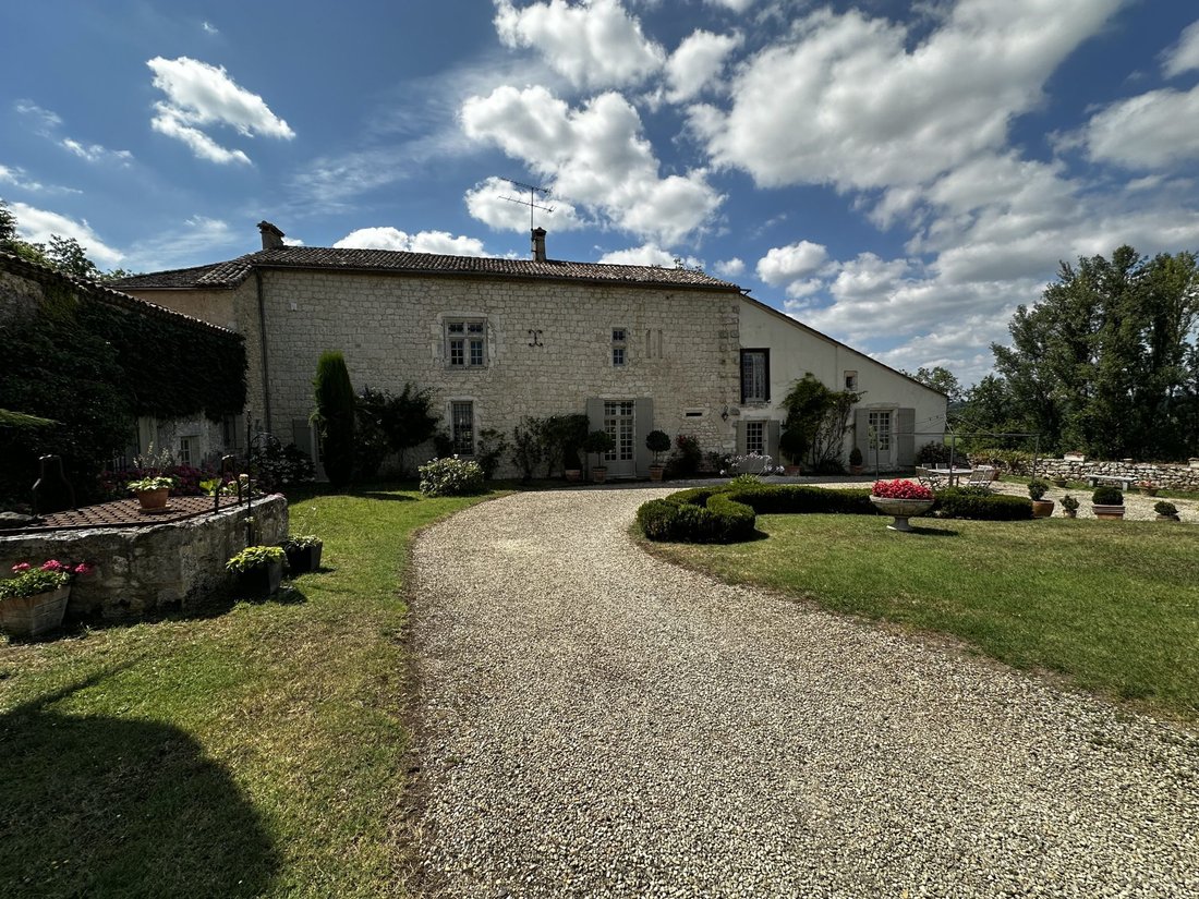 Estate in Saint-Sernin, Nouvelle-Aquitaine, France 1 - 17151031