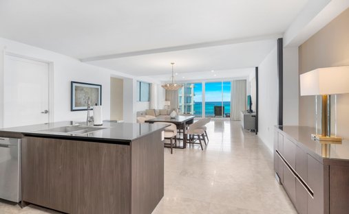 Condo in Grace Bay, Caicos Islands, Turks and Caicos Islands 1