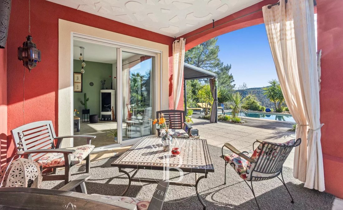 House in Bagnols-en-Forêt, Provence-Alpes-Côte d'Azur, France 4 - 17152445
