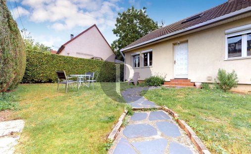 House in Croix Boisselière-Blés d'Or, Morangis, France 1