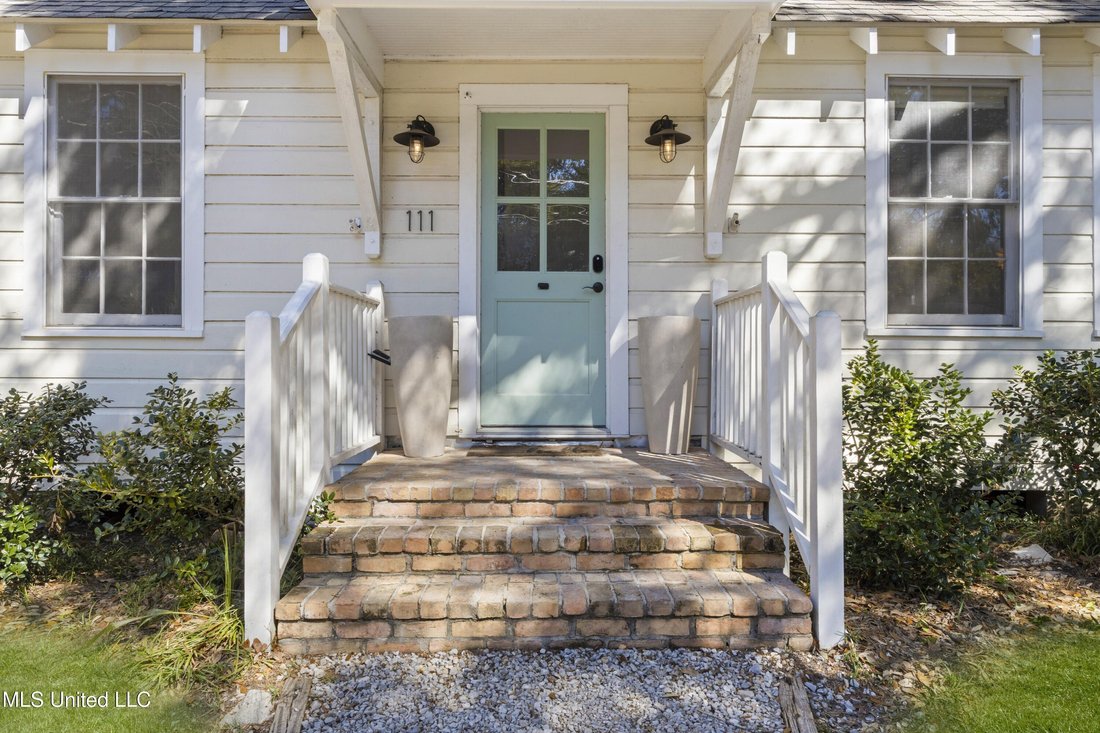 House in Bay St. Louis, Mississippi, United States 4 - 17152277