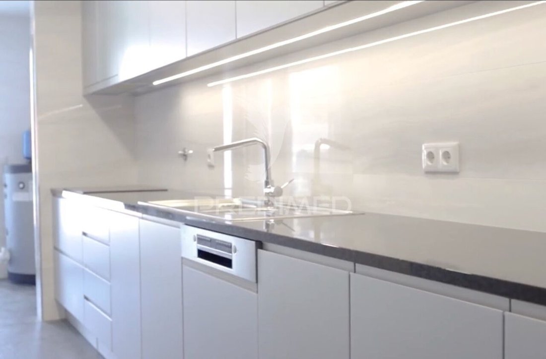 Appartamento a Ramalde, Oporto, Portogallo 1 - 16274474