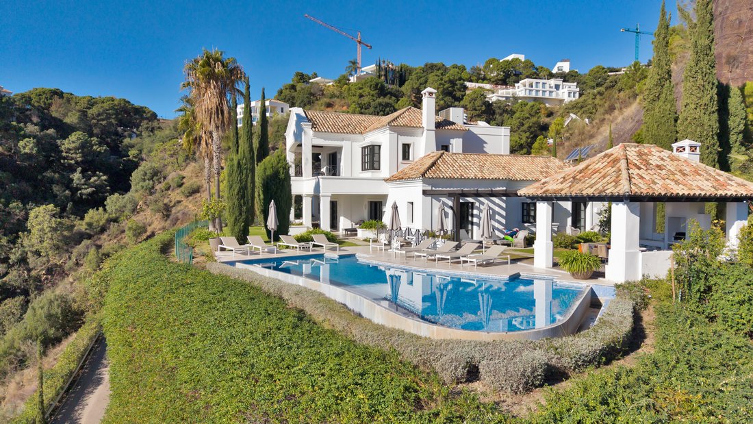 Villa in Benahavis, Andalusia, Spain 2 - 17152472
