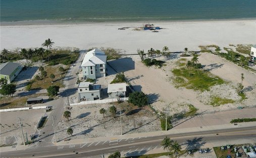 Land in Fort Myers Beach, Florida, United States 1