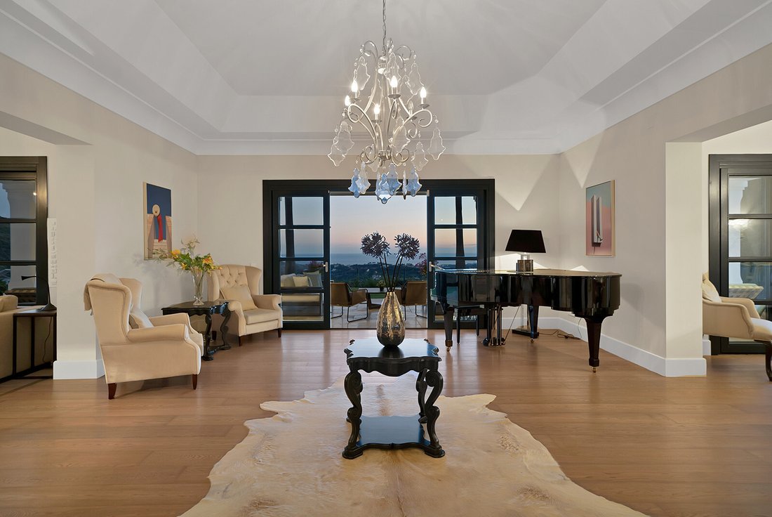 Villa in Benahavis, Andalusia, Spain 5 - 17152472