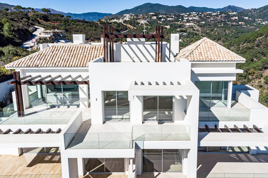 Penthouse in Benahavis, Andalusia, Spain 1 - 17152349
