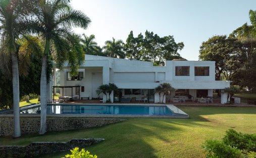 House in Lomas de Cocoyoc, Morelos, Mexico 1