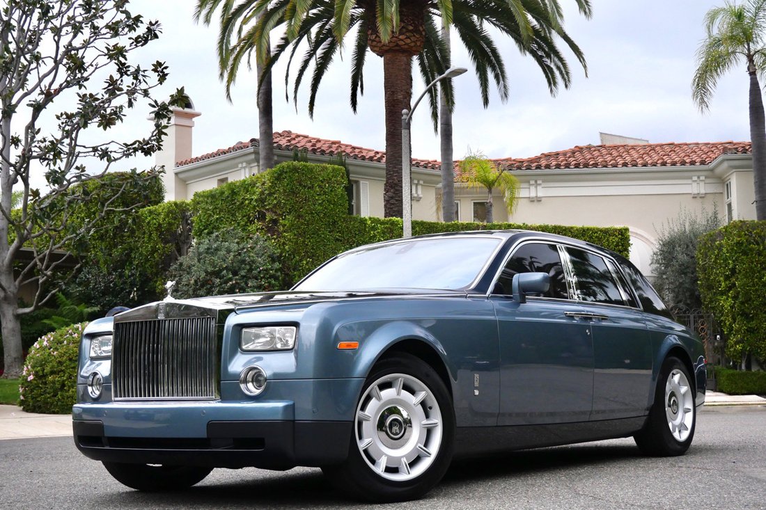 Sedan in Los Angeles, California, United States 2 - 17155302