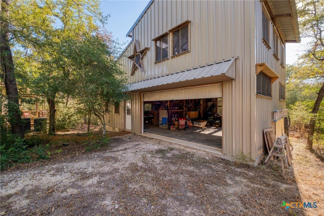 House in Luling, Texas, United States 3 - 17171439