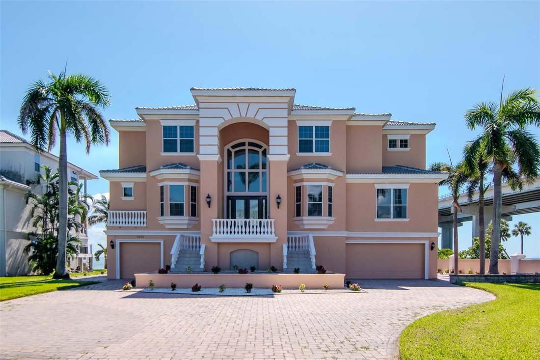 House in St. Petersburg, Florida, United States 1 - 17179356