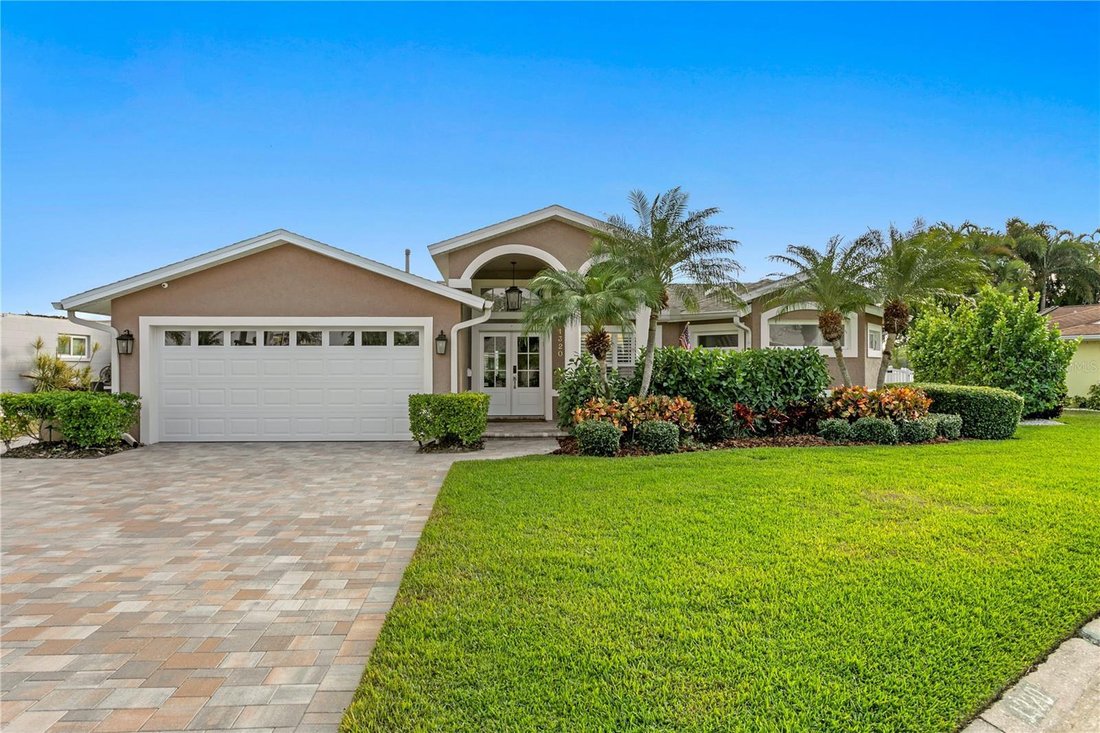 House in St. Petersburg, Florida, United States 1 - 17179327