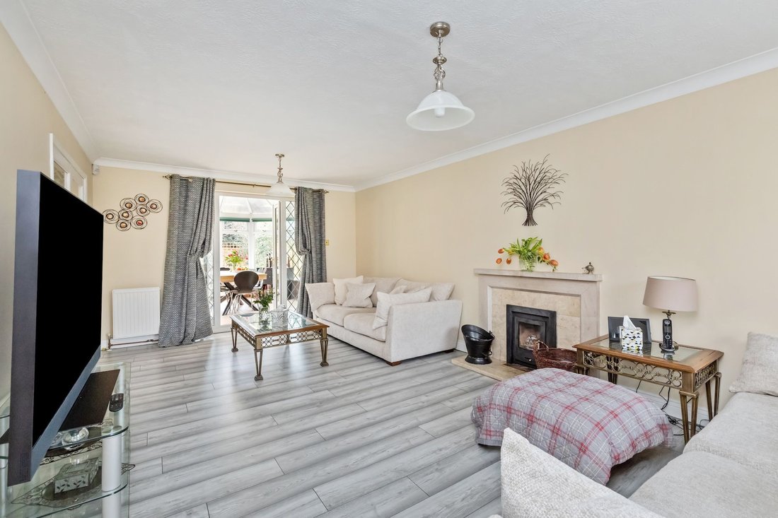 House in Lower Beeding, England 2 - 17188461