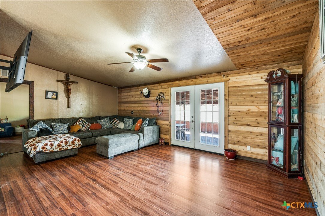 Seguin, Texas, United States 4 - 17171326