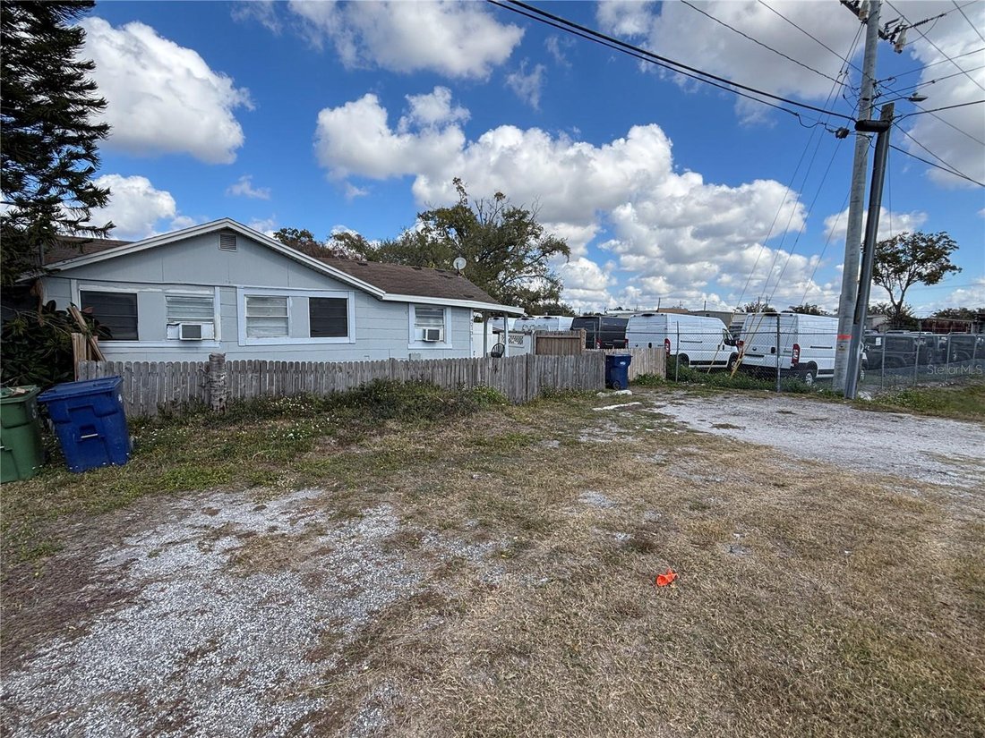 Tampa, Florida, United States 2 - 17178599