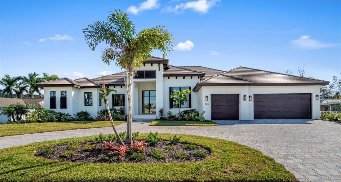House in Sarasota, Florida, United States 1 - 17179923