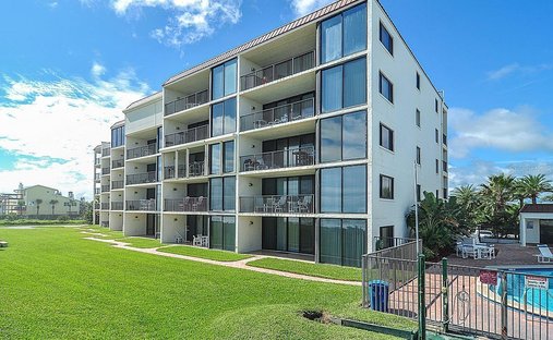 Condo in New Smyrna Beach, Florida, United States 1