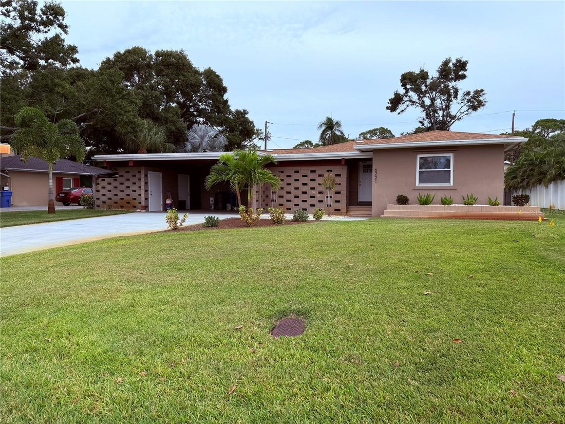 House in St. Petersburg, Florida, United States 1 - 17186679