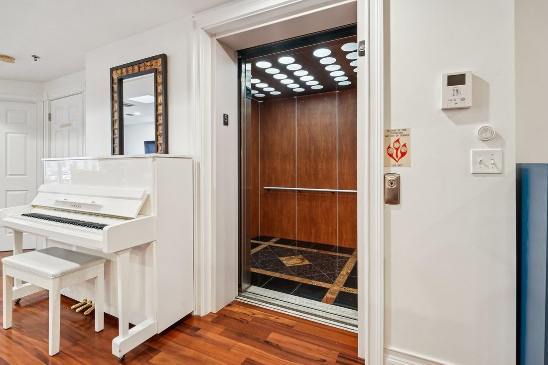 Condo in Hoboken, New Jersey, United States 3 - 17155456