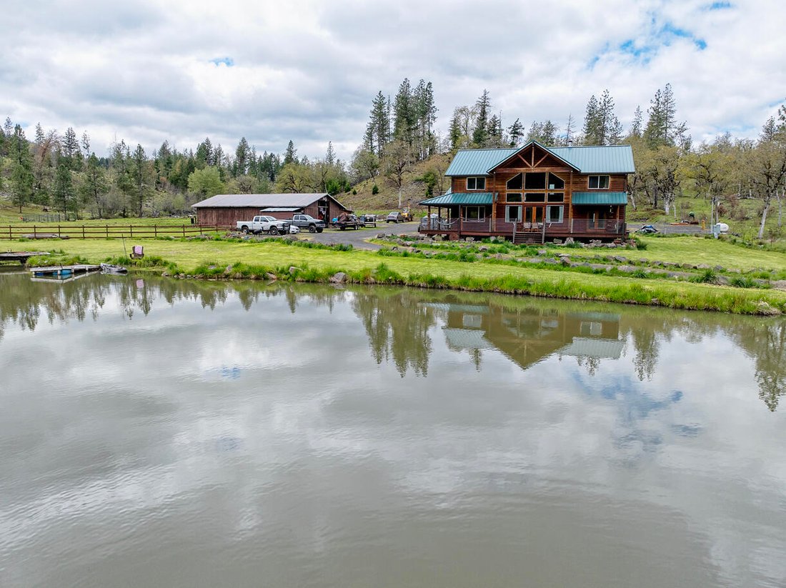 House in Eagle Point, Oregon, United States 2 - 17164775