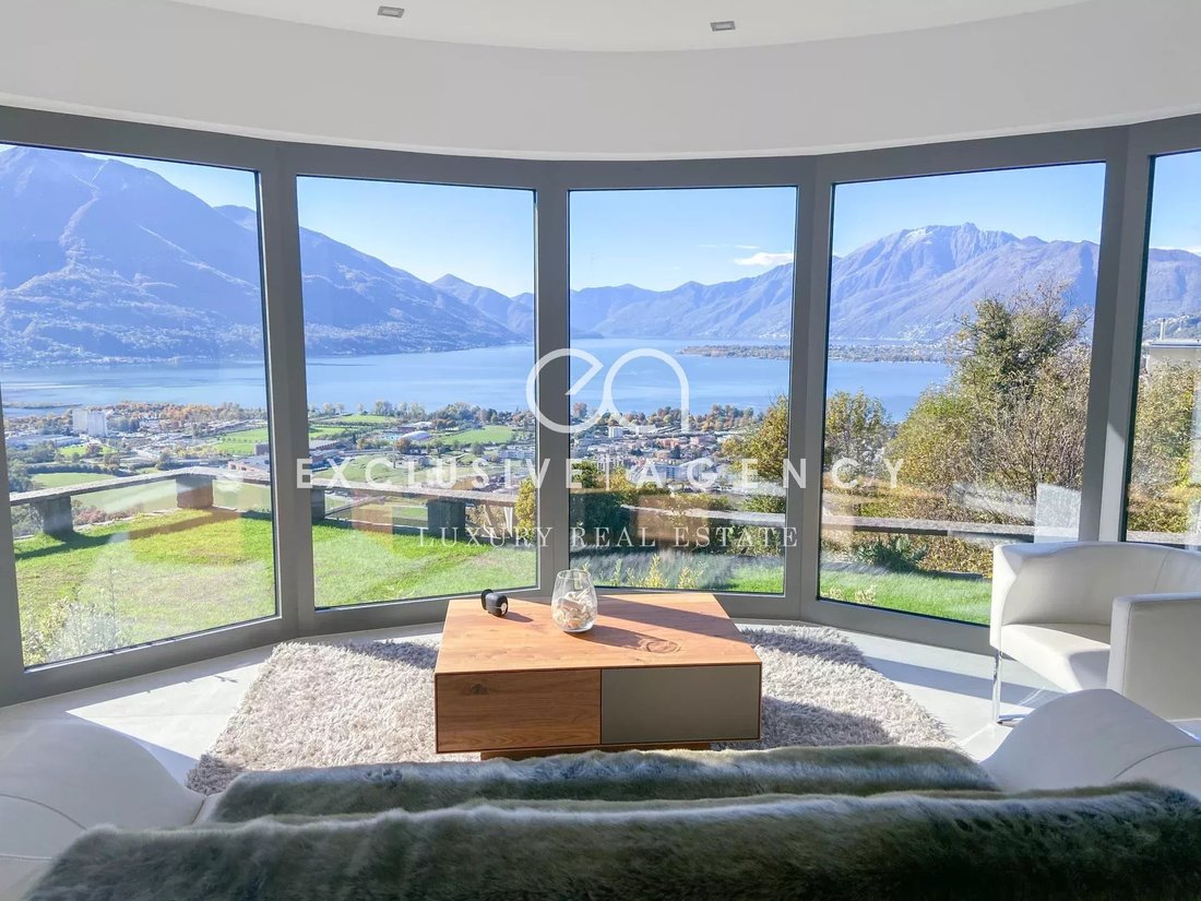 Villa in Gambarogno, Ticino, Switzerland 1 - 14996275
