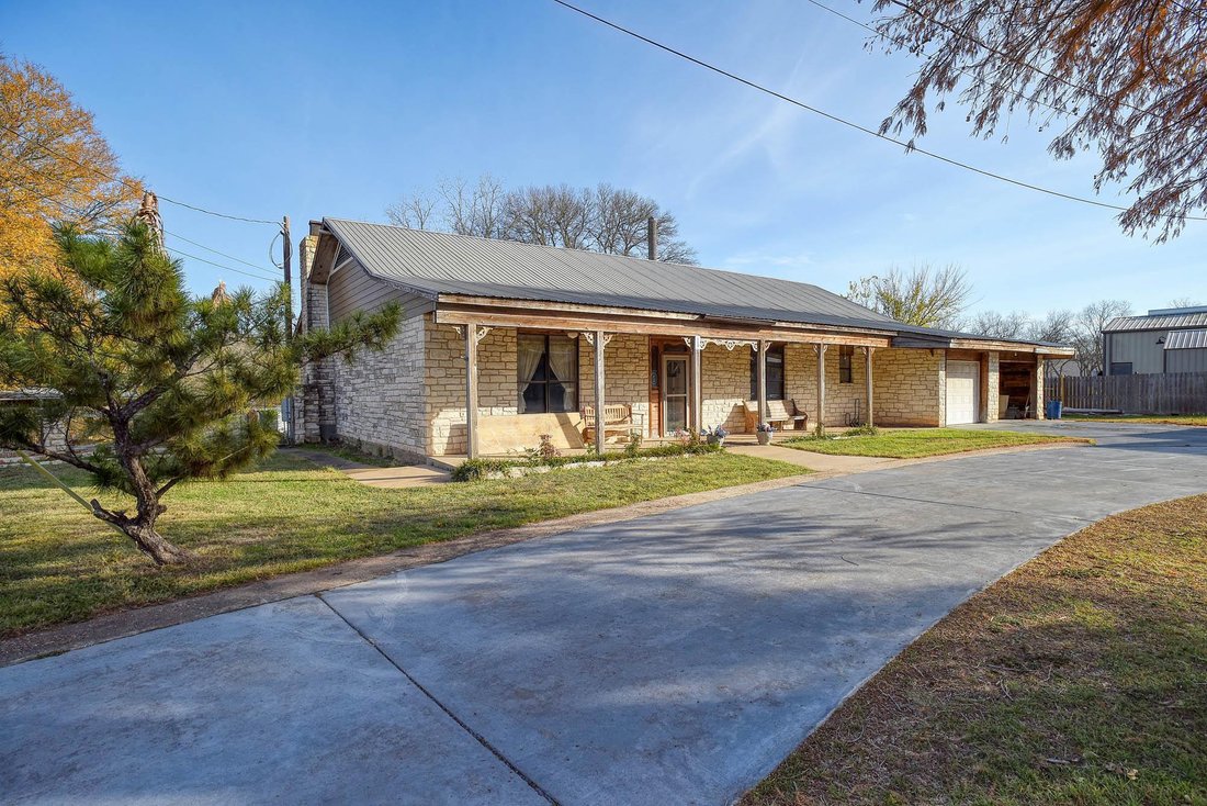 House in Bastrop, Texas, United States 5 - 17188175