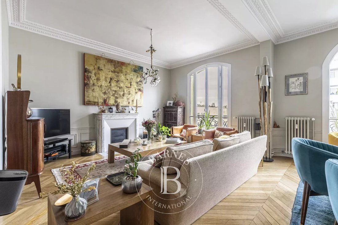 Apartment in Gros Caillou, Paris 7e Arrondissement, Paris 1 - 17154645