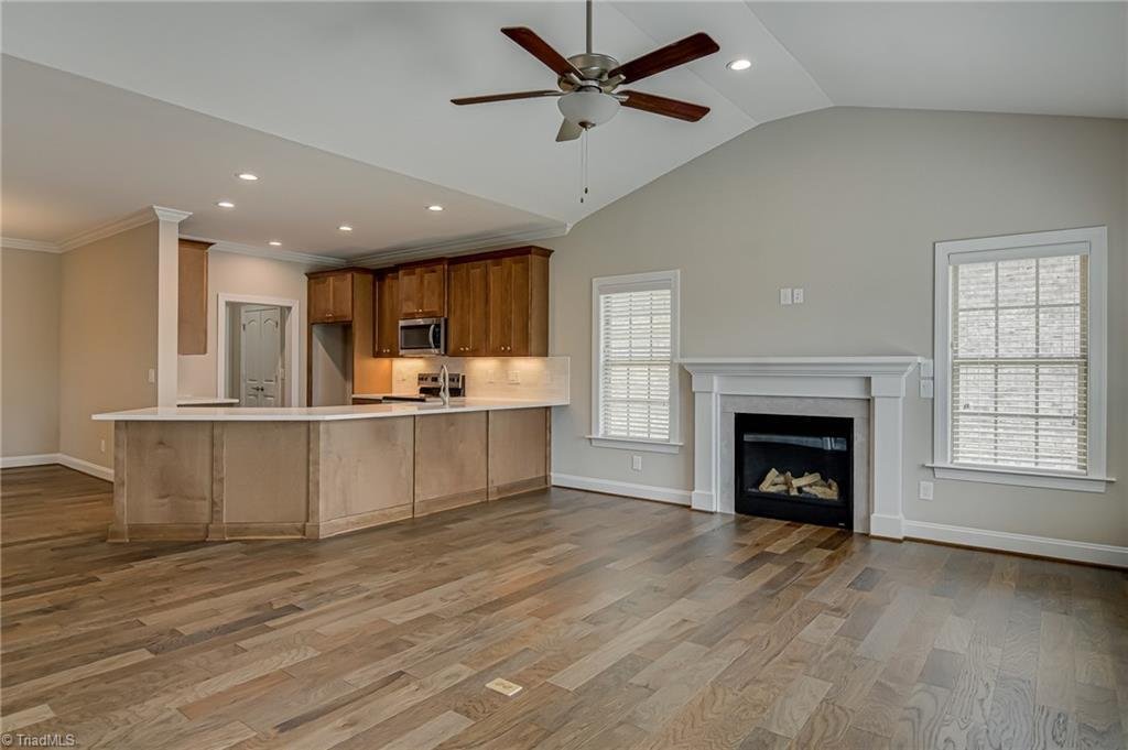 Townhouse in Whitsett, North Carolina, United States 5 - 17169700