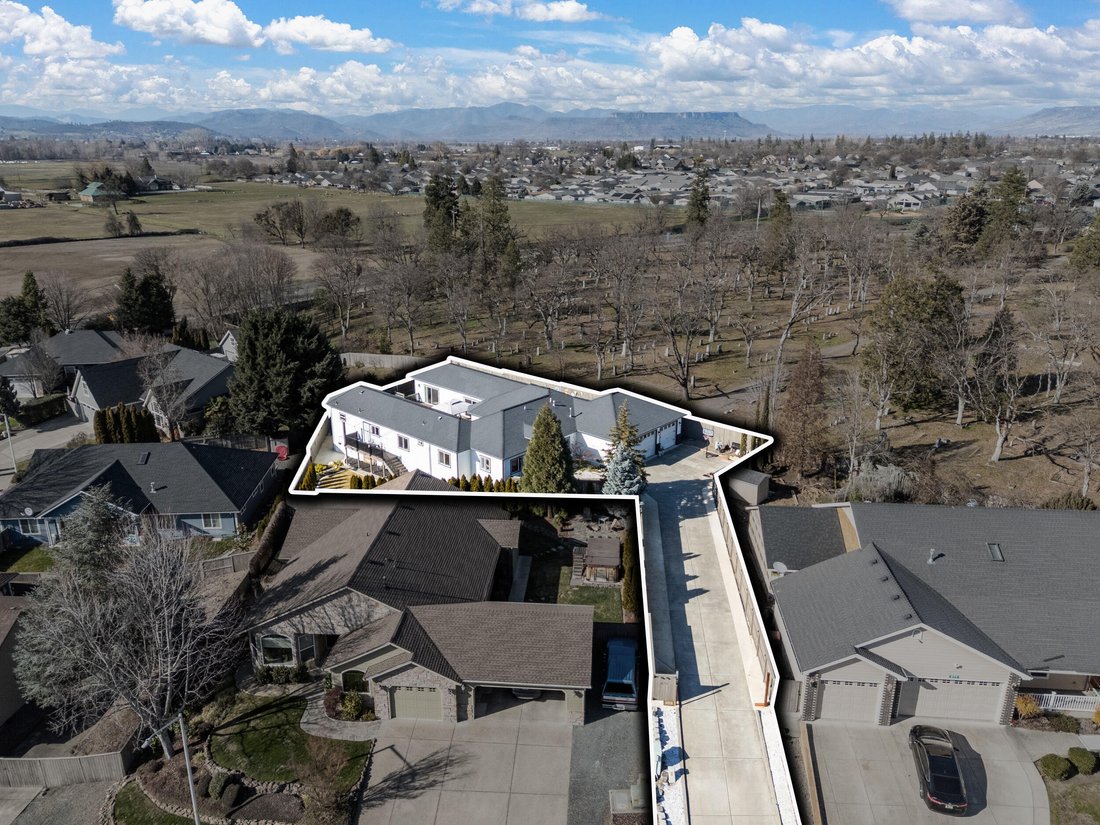 House in Medford, Oregon, United States 1 - 17164554
