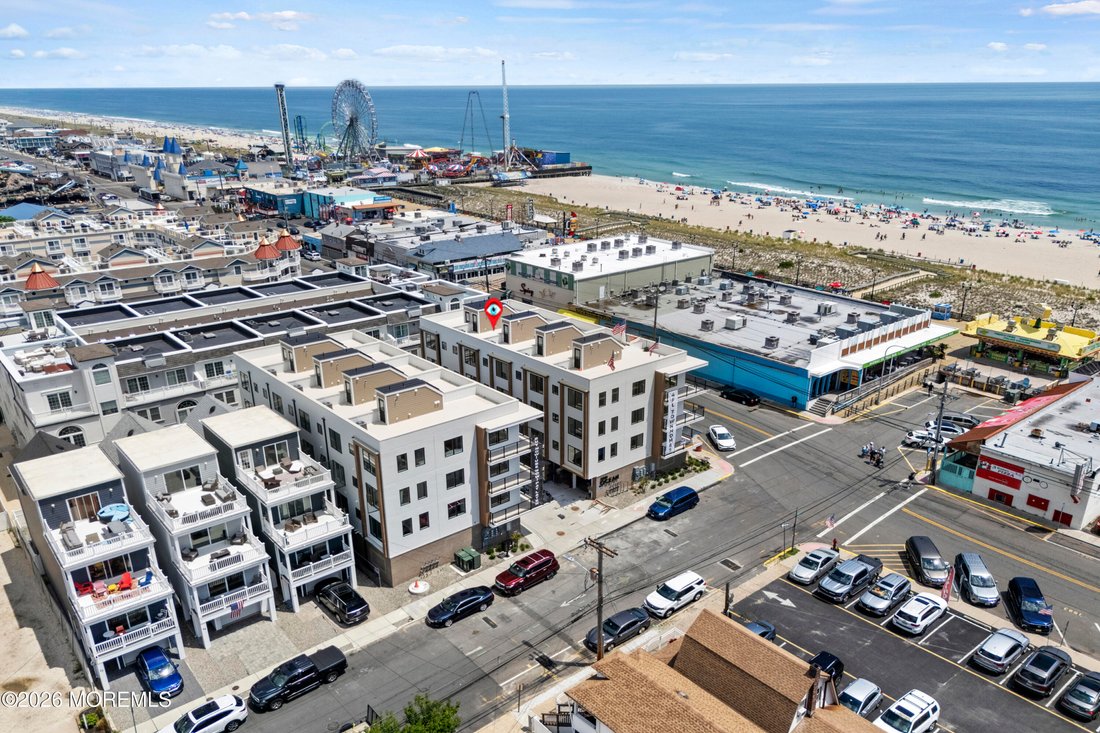 Condo in Lavallette, New Jersey, United States 1 - 17153926