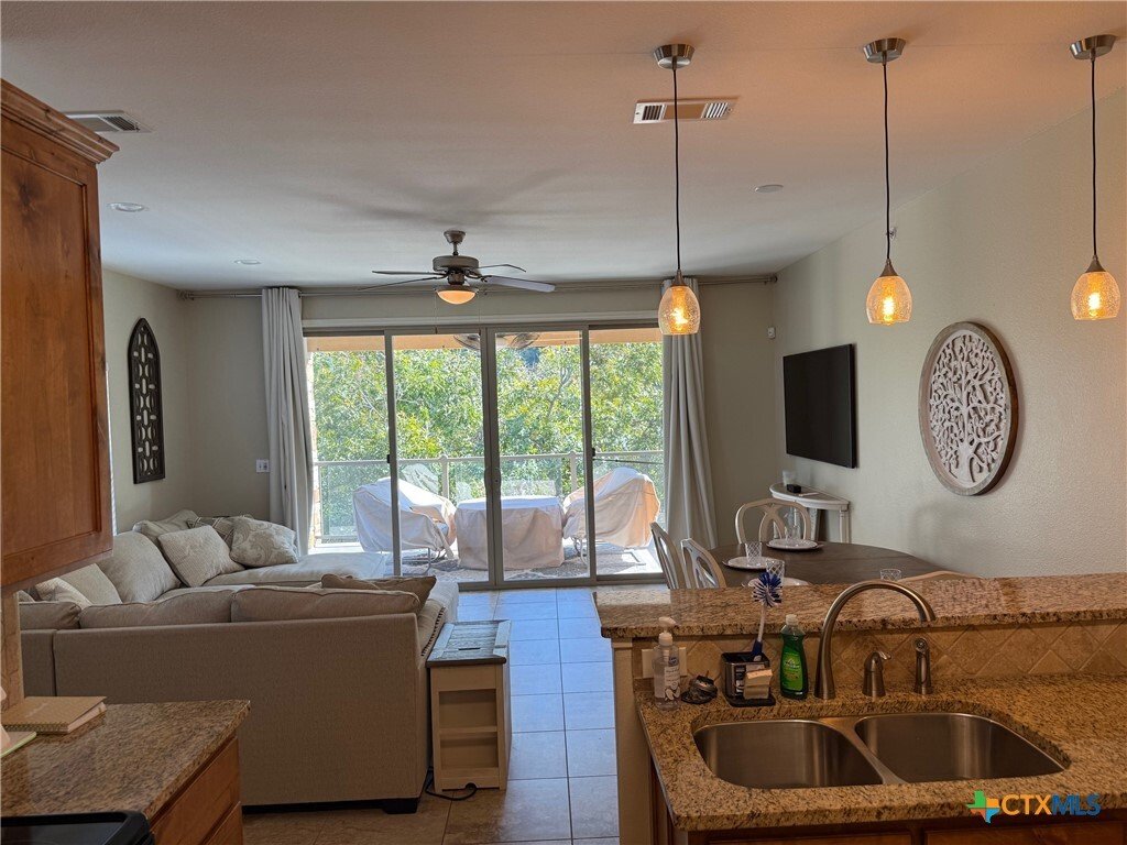 Condo in New Braunfels, Texas, United States 5 - 17170432