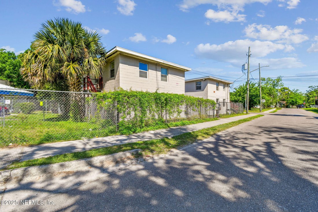 Jacksonville, Florida, United States 2 - 17165832