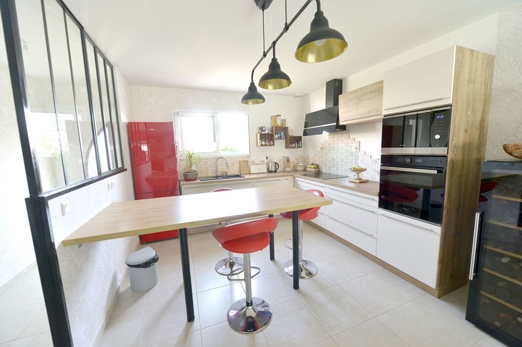 House in Saint-Sulpice-de-Royan, Nouvelle-Aquitaine, France 4 - 17155328