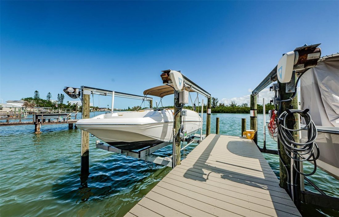 Condo in Madeira Beach, Florida, United States 1 - 17180370