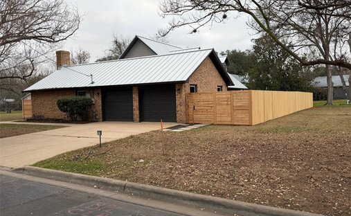 House in Bastrop, Texas, United States 1