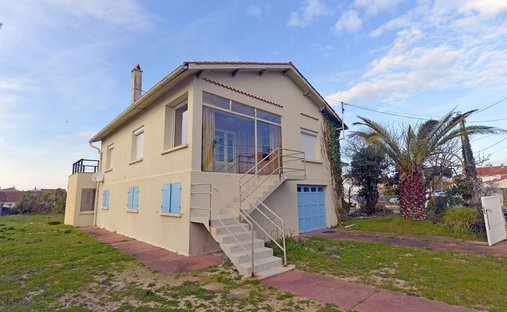 House in Nord Est Vallieres, Saint-Georges-de-Didonne, France 1