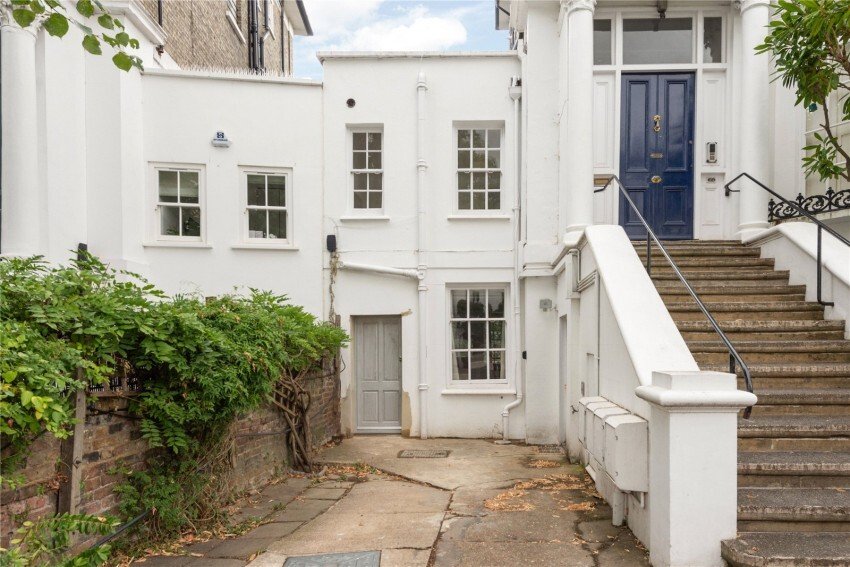 House in Dagenham East, England 1 - 17160491