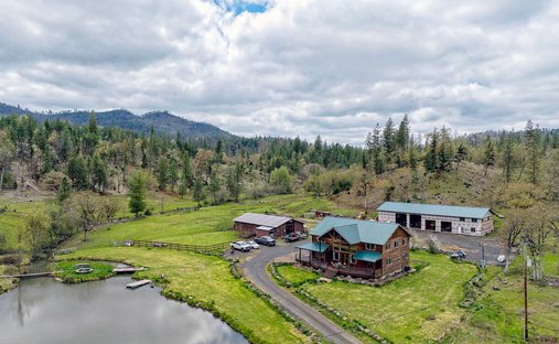 House in Eagle Point, Oregon, United States 1