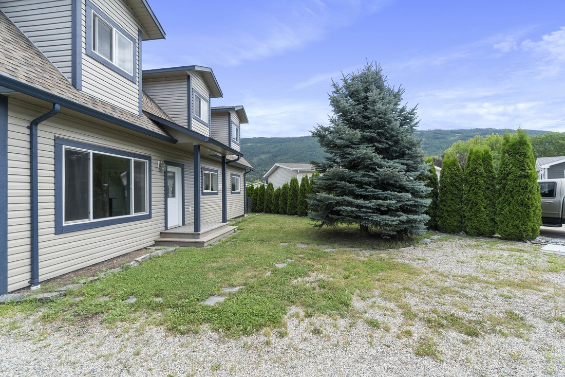 House in Salmon Arm, British Columbia, Canada 3 - 17157305