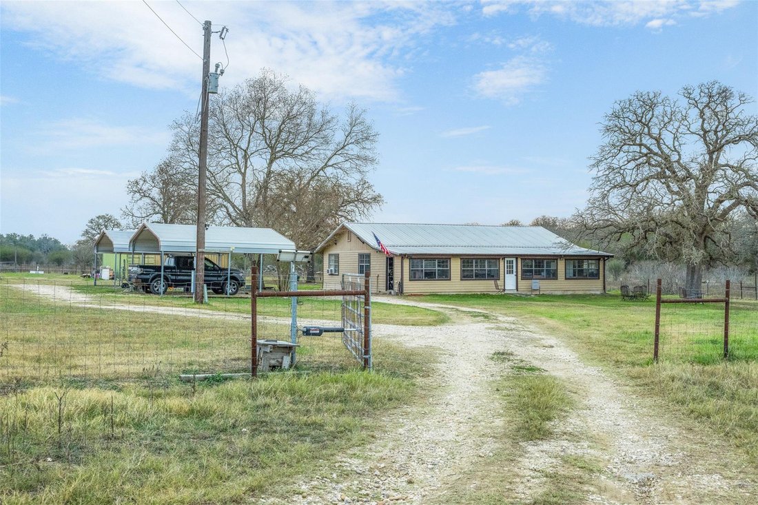 House in Harwood, Texas, United States 1 - 17188102