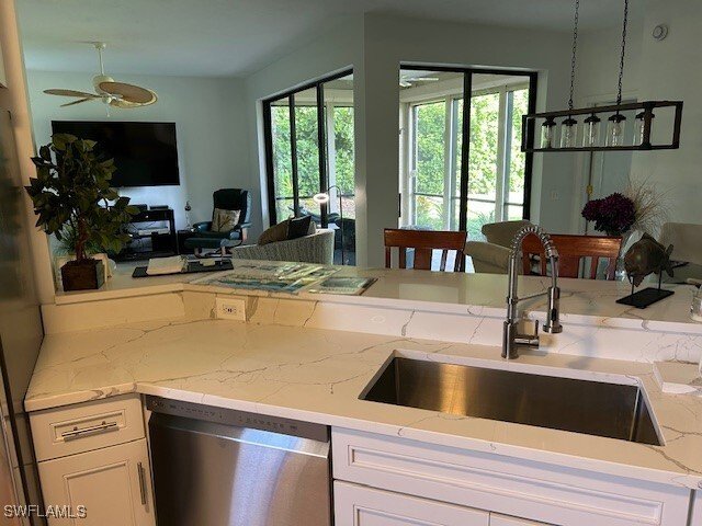 Condo in Naples, Florida, United States 5 - 17172582