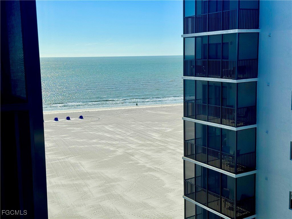 Condo in Fort Myers Beach, Florida, United States 5 - 17172527